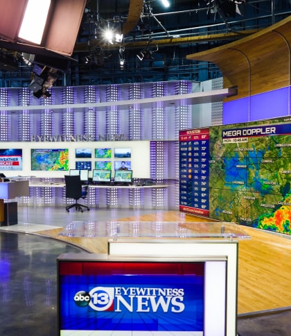 Professional broadcast studio lighting system